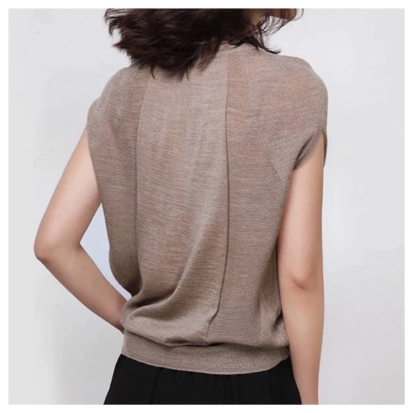Soft Cashmere Flowing Lightweight Sweater - Picture 4 of 8